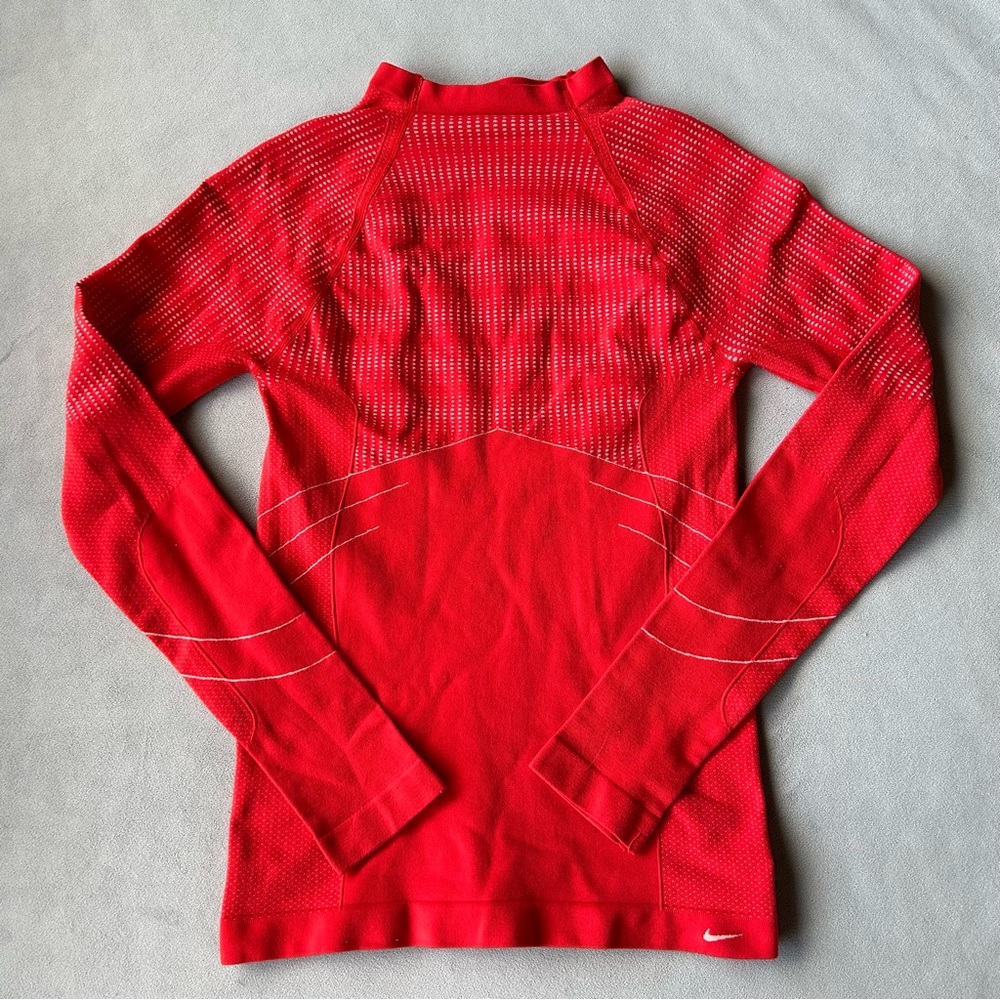 Nike ~ Long Sleeve Athletic Top ~ Women’s Size S